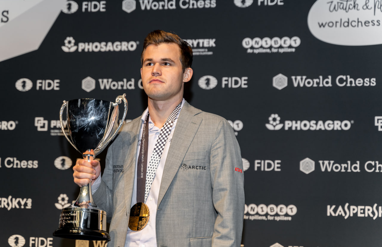 FIDE Online Arena - It's pretty, it's cool, it's the World Chess  Championship Set, your reward for our special Halloween tournament! 🎃 🗓️  29 OCTOBER ⏰ 14:00 UTC Join now